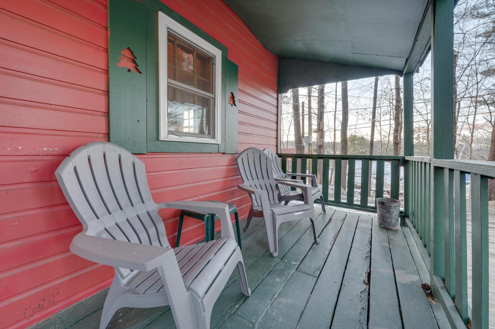 Cozy Laconia Studio With Pool Access - 2 Mi To Lake! 아파트 외부 사진