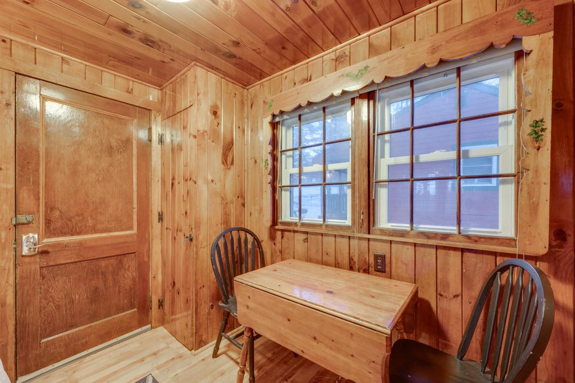 Cozy Laconia Studio With Pool Access - 2 Mi To Lake! 아파트 외부 사진
