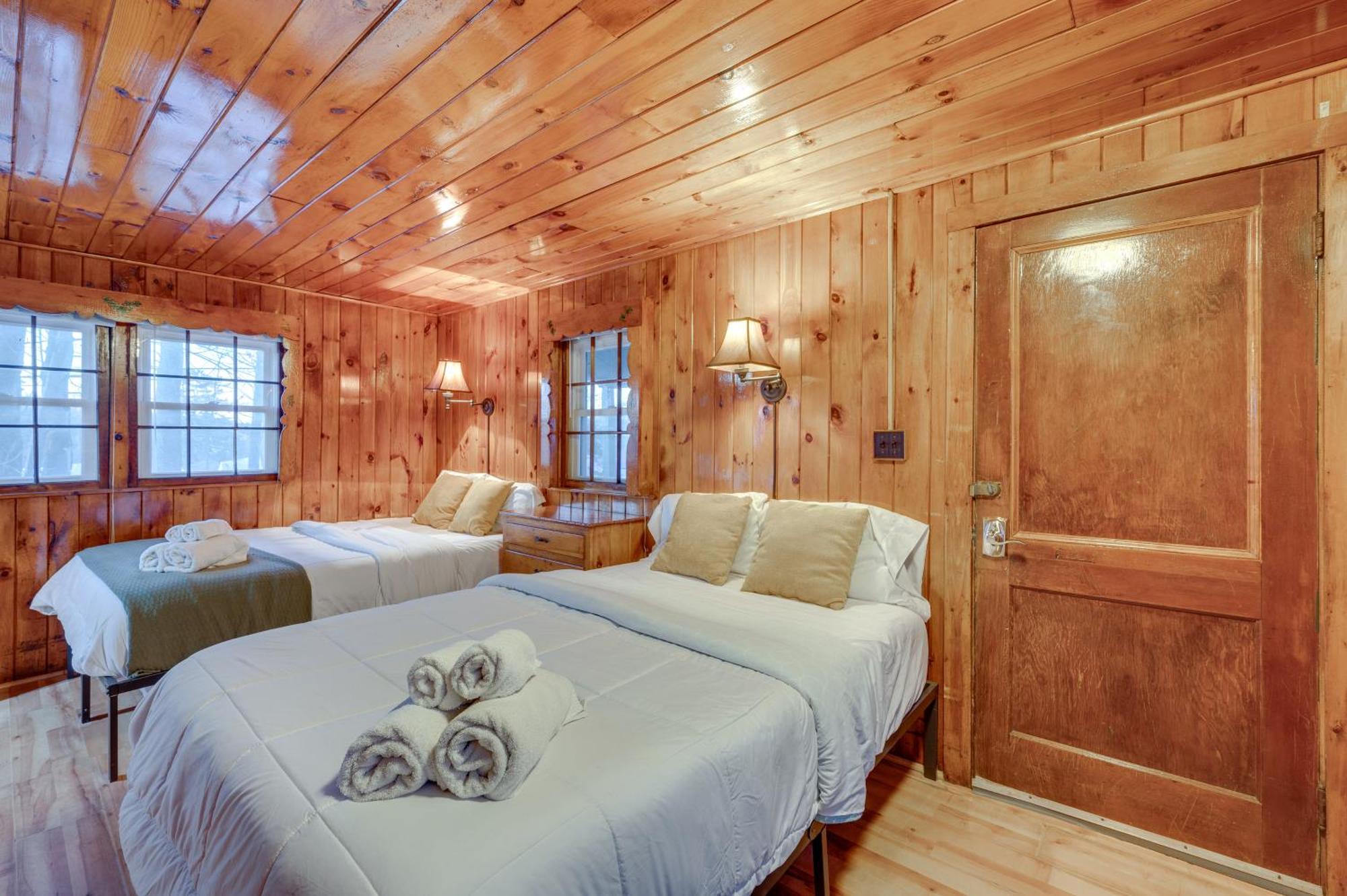 Cozy Laconia Studio With Pool Access - 2 Mi To Lake! 아파트 외부 사진