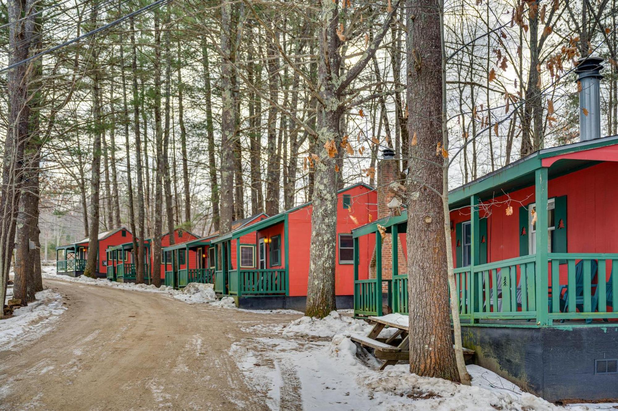 Cozy Laconia Studio With Pool Access - 2 Mi To Lake! 아파트 외부 사진