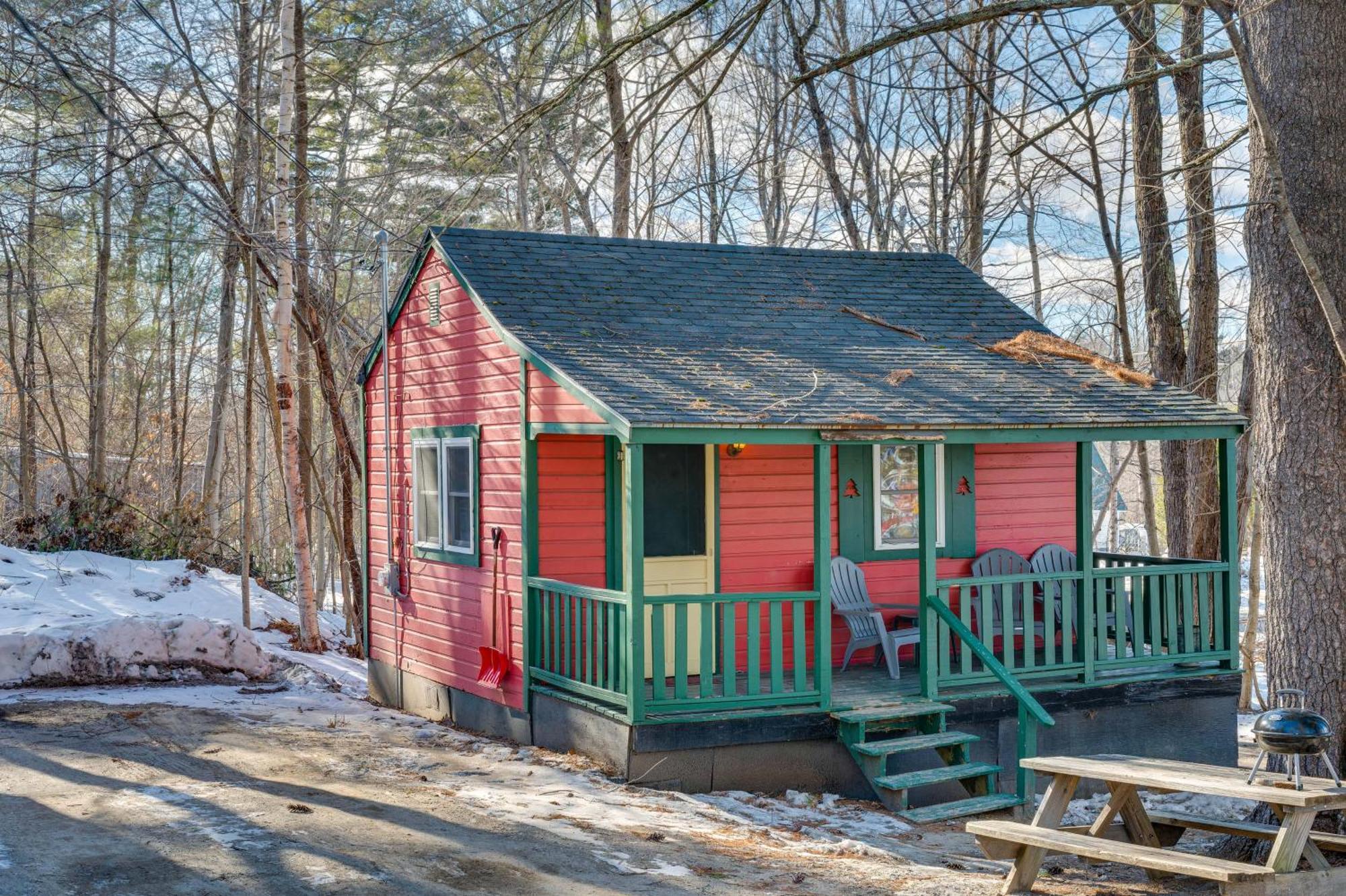 Cozy Laconia Studio With Pool Access - 2 Mi To Lake! 아파트 외부 사진